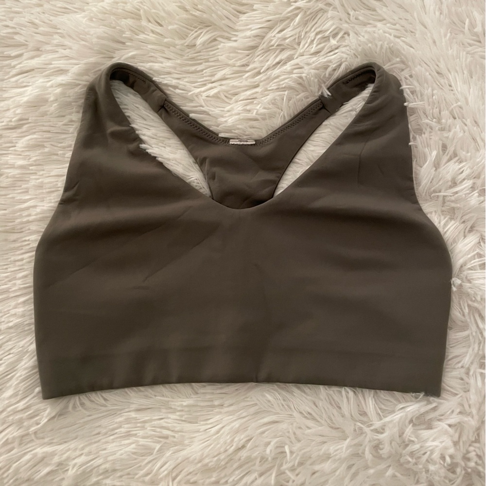 MINT CONDITION LULULEMOM SPORTS BRA